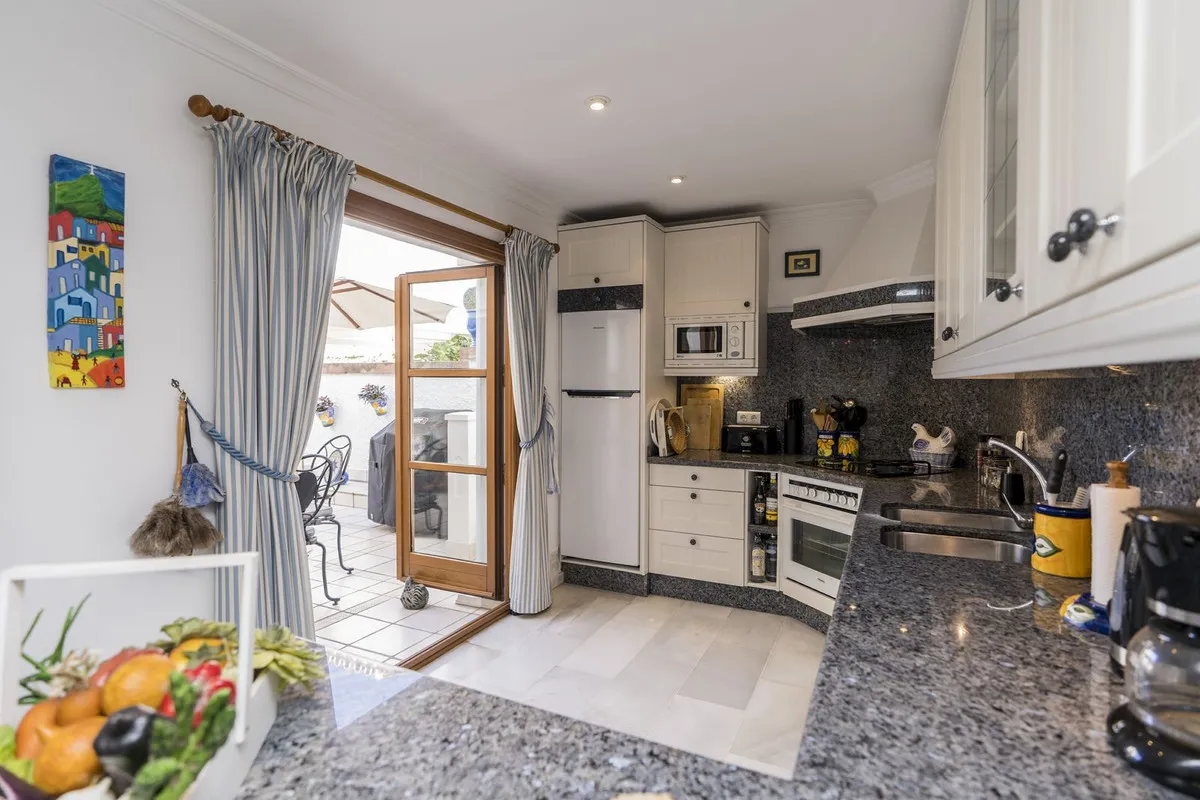 37c0d047c374e7421aaa735407db9212