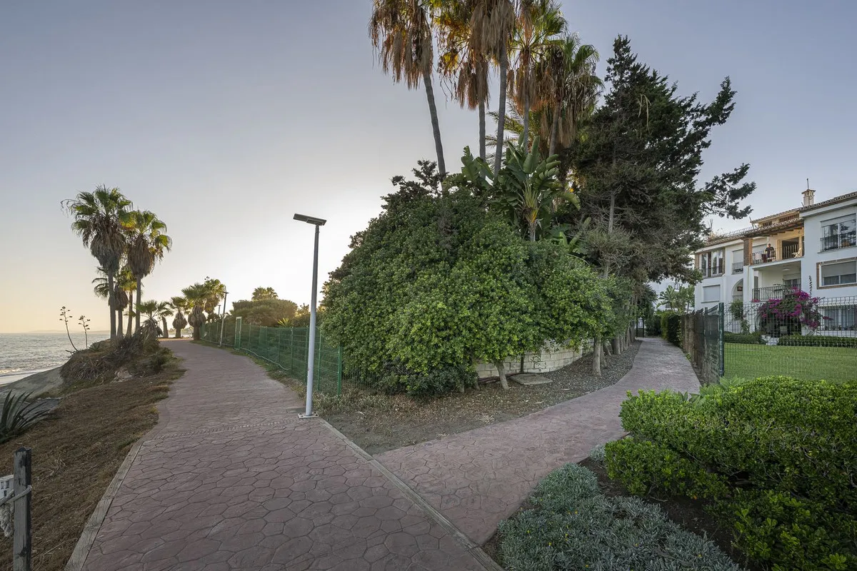 5bdef3d0-1dcf-441d-8768-b209342aea13