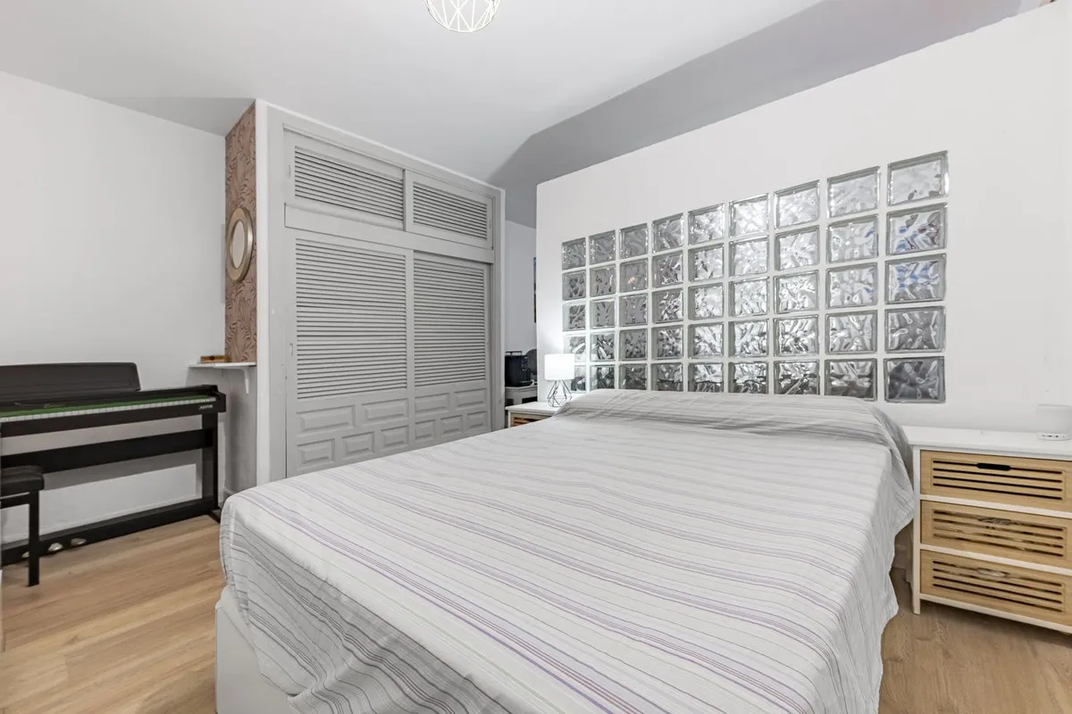 6927b256-e71e-4d73-afa5-99059a81f093