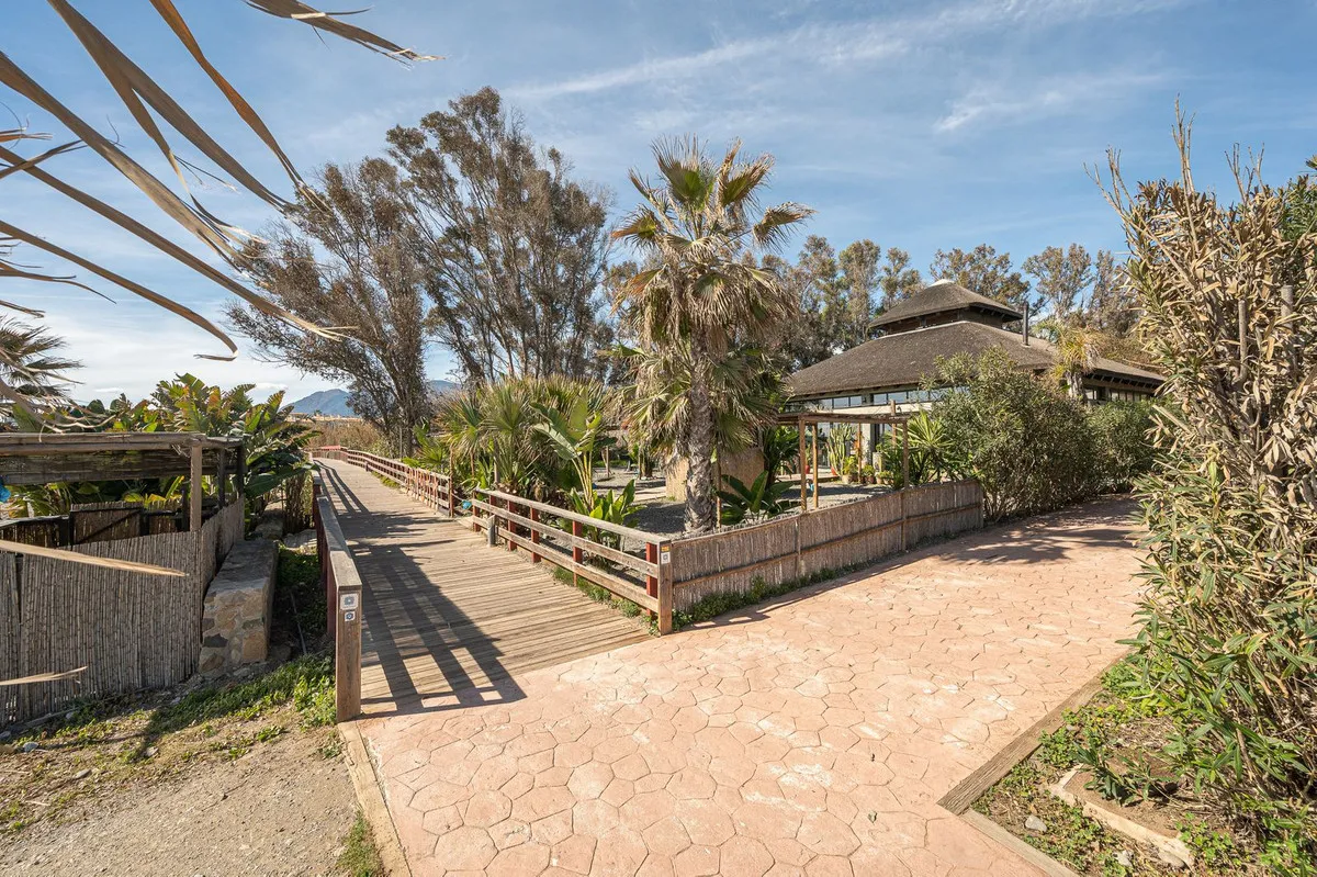 b37b2356-b9b3-4880-b9b5-f14635da2eb0