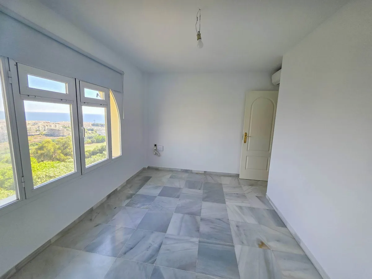 e6c9cfac-4dbd-494b-832f-97d437d92594