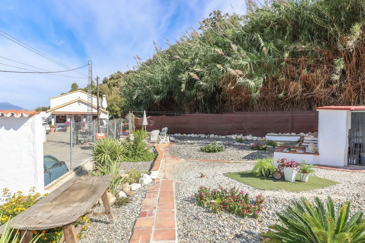 6373c983-c085-406d-a55e-3ab74aa09044