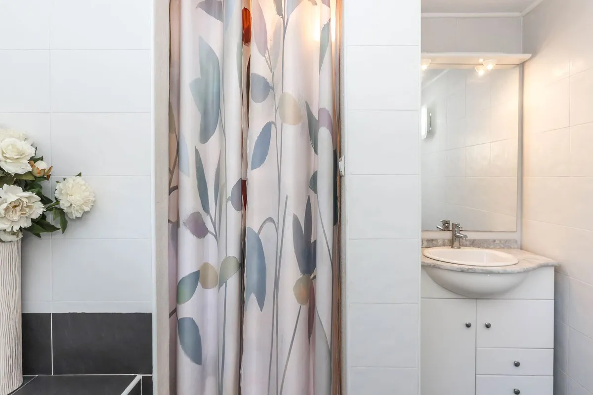 9c7de75c-5eea-4fa6-8453-16fd63c24247