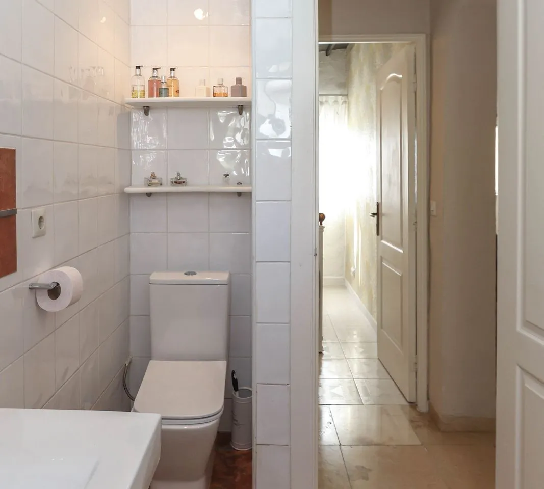 dc554bc4-63e0-471a-8011-6f8c3cc06221