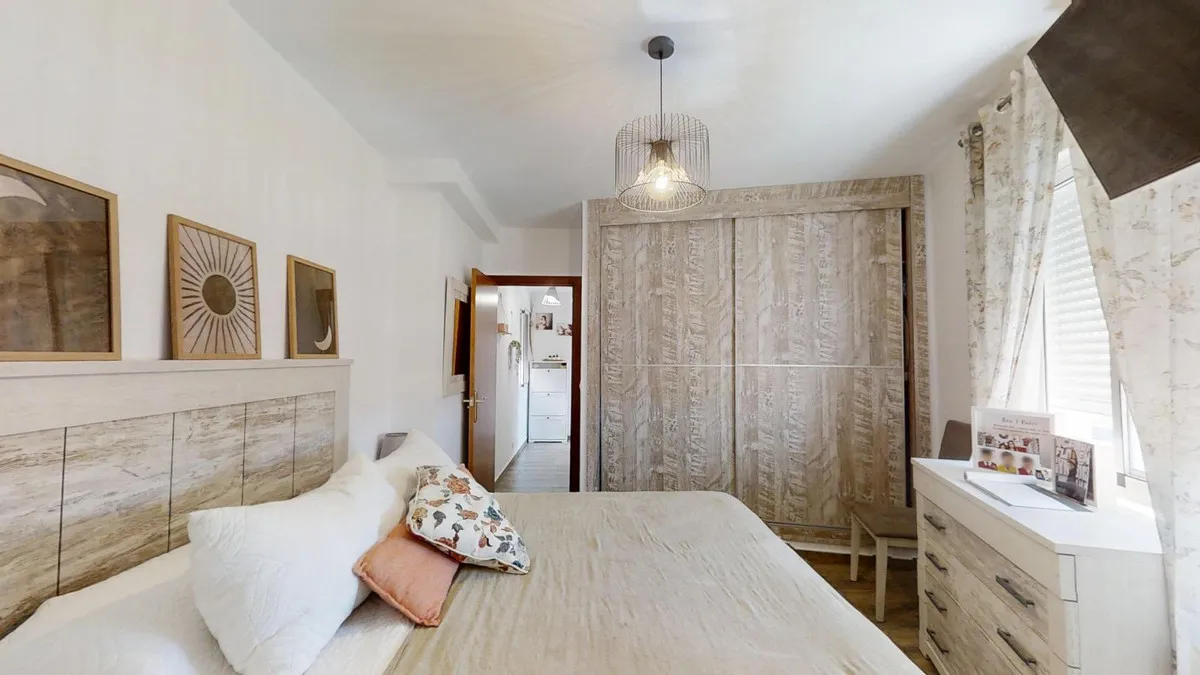 ee556d87-40eb-4867-9d48-e18a902c06c2