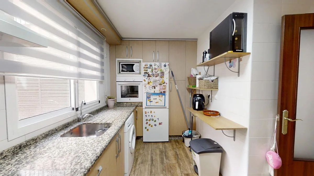 fccb170b-5368-4cef-8306-d3aa83b35ebc