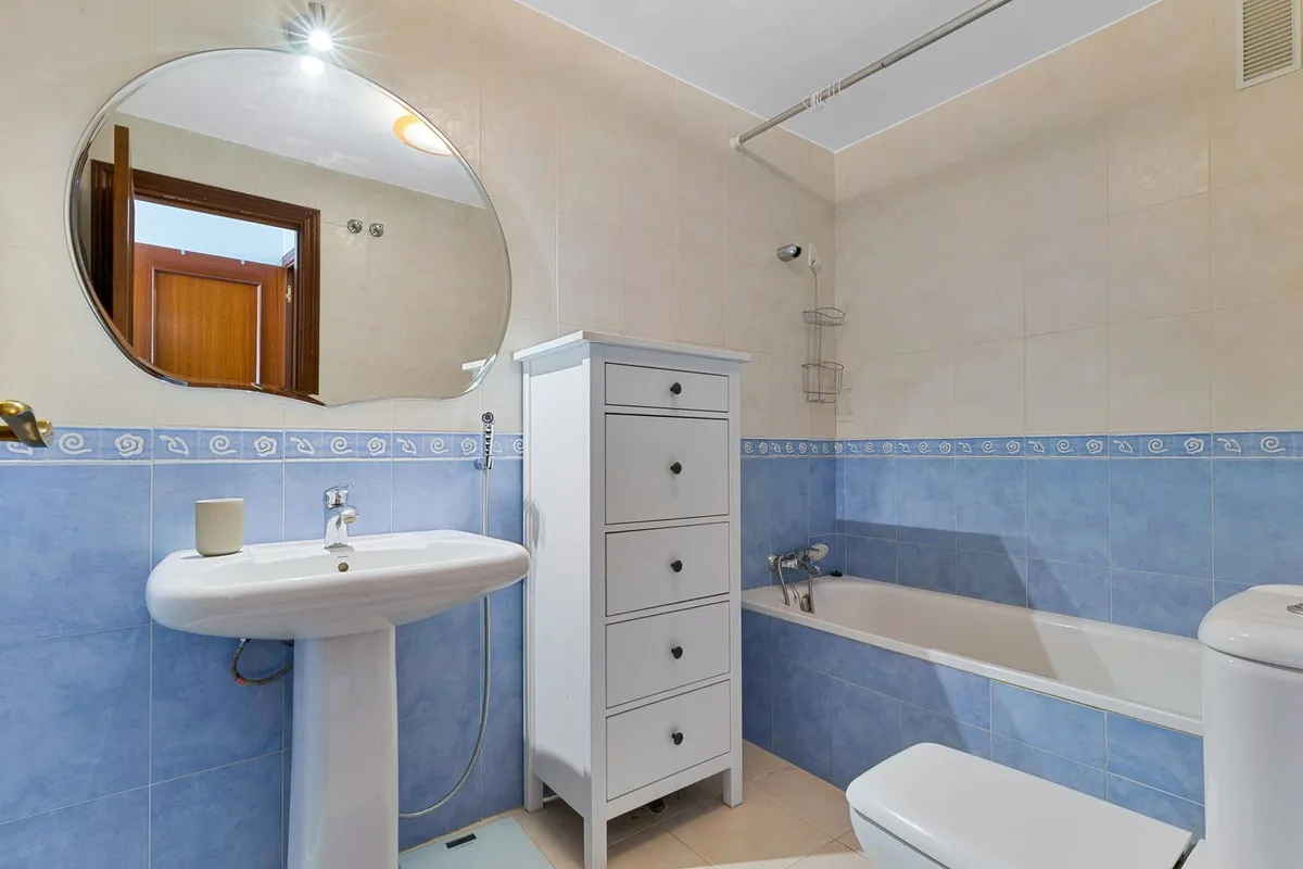 b7076f9f-cfcb-46bd-a412-c49480454f88