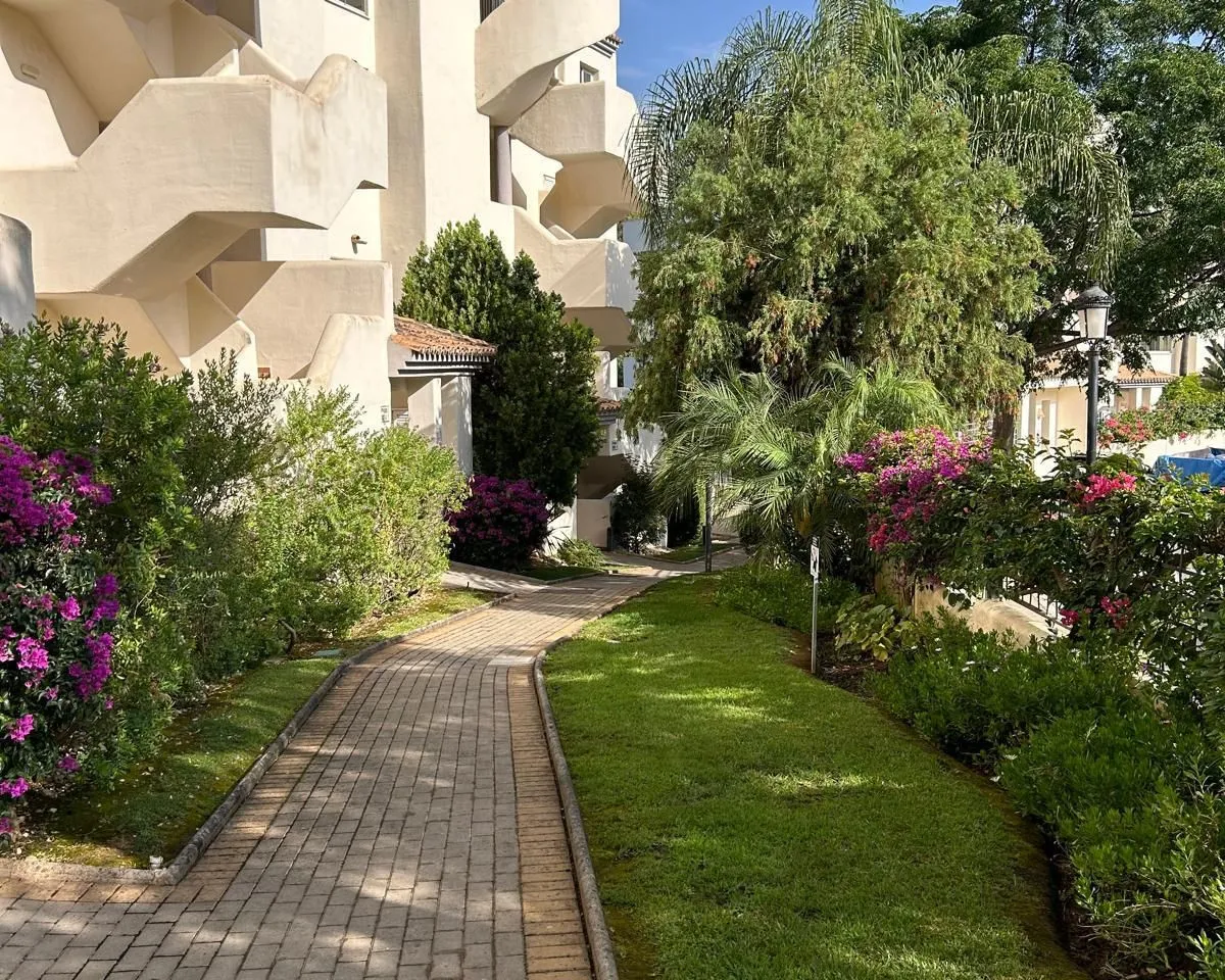 7af154f8-273e-4205-8296-97e169bed3b8