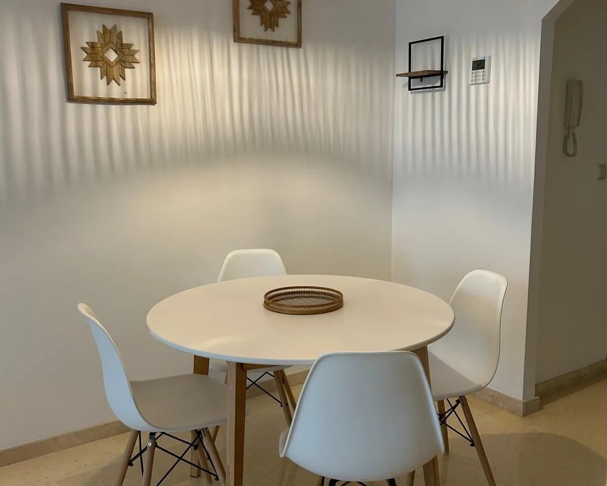 e6a794e3-1b99-48c0-8d0b-e926fb072b80