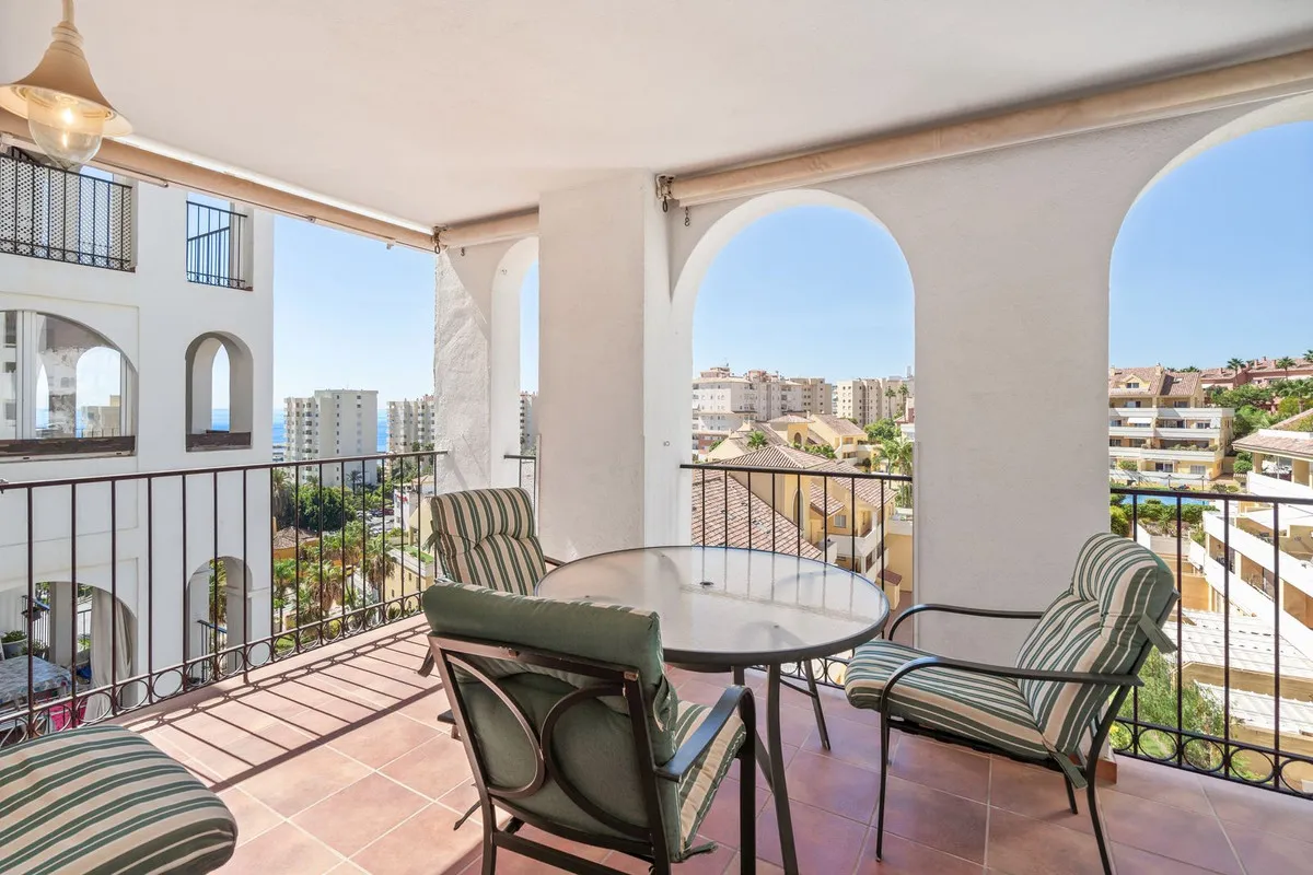 77235d99-2fe5-4fb0-be28-c29a9a4354fa