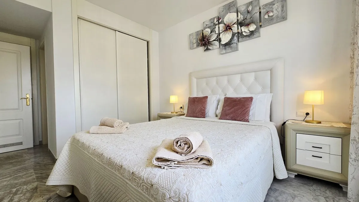 d8c71677-9f56-428b-9011-e0fc54dd3e59