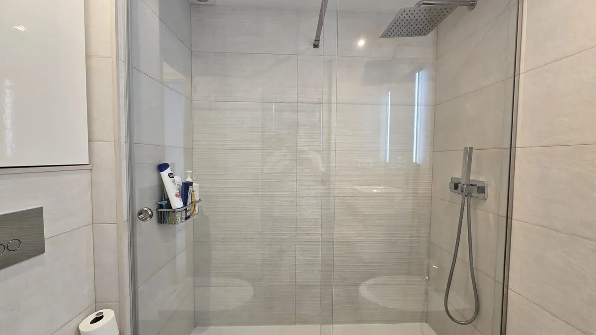 a121ccb8-fba4-46e8-beb0-fe5be66b9338