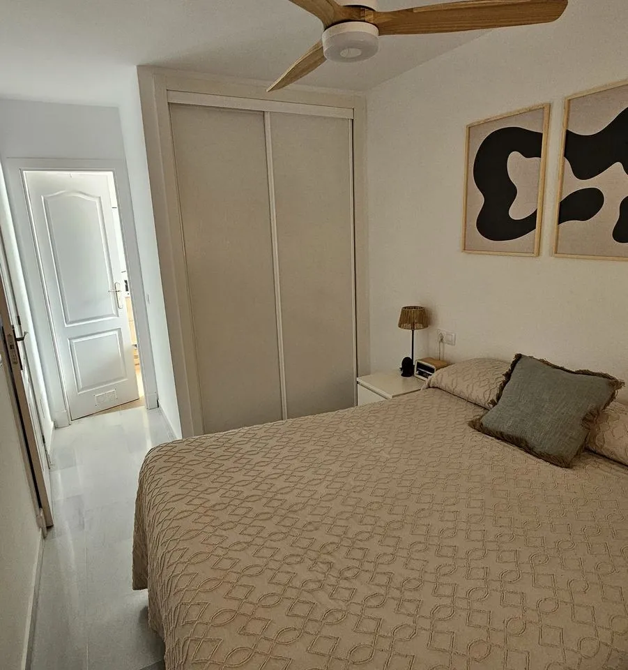 8e577960-05ff-464e-b250-1f725556c7ce