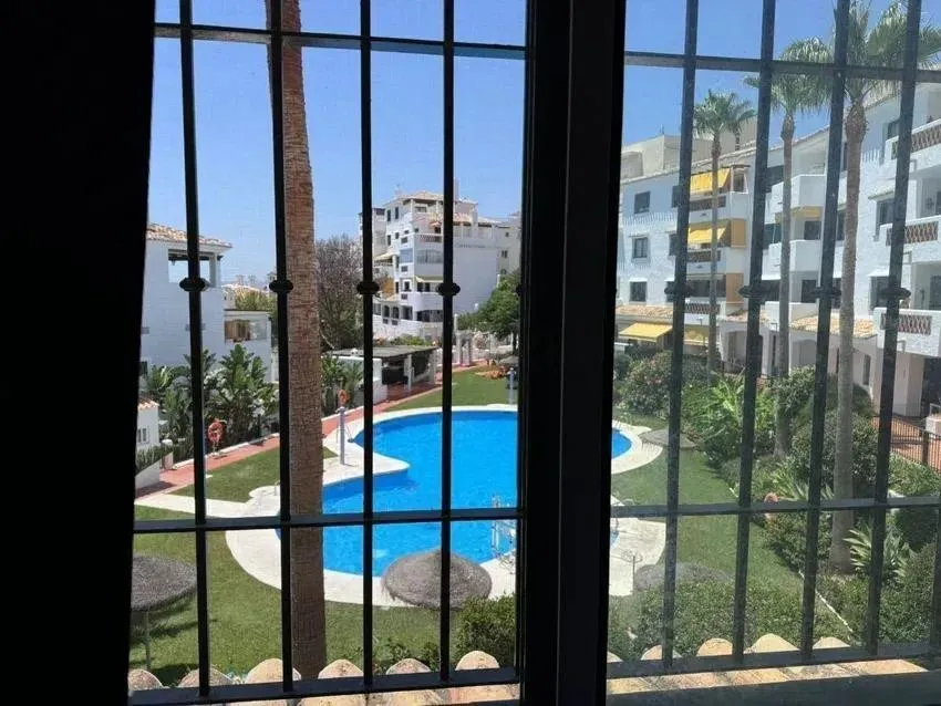 1485282d-2a2c-4be3-b257-f23028cf2d7f