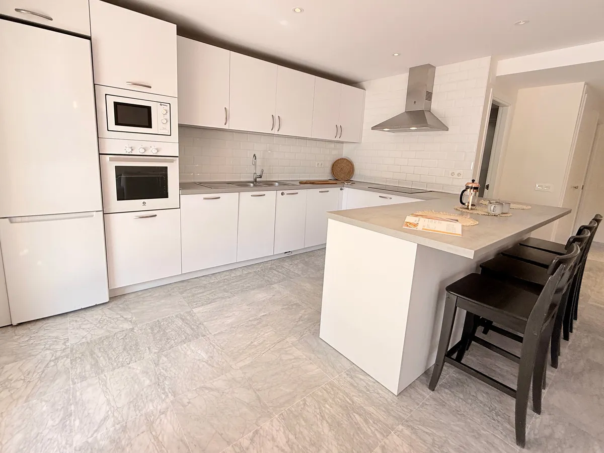 a6c0d978-9f84-4608-8f03-32163950d193