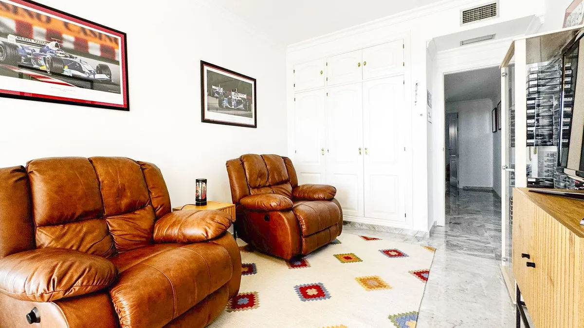 3048cccf-b443-49a4-a1d4-120233973a6b