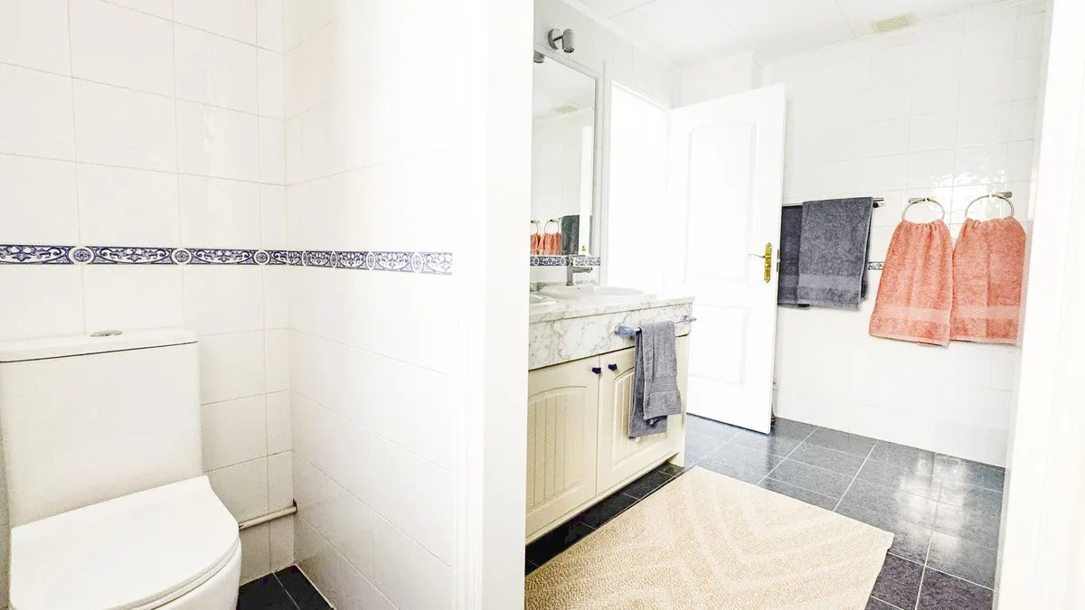 3f0d43dc-1948-4135-8706-843824d89da9