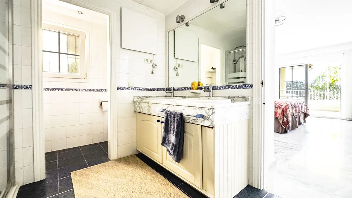 f5a5f567-670e-4240-8086-f8ea782d8859