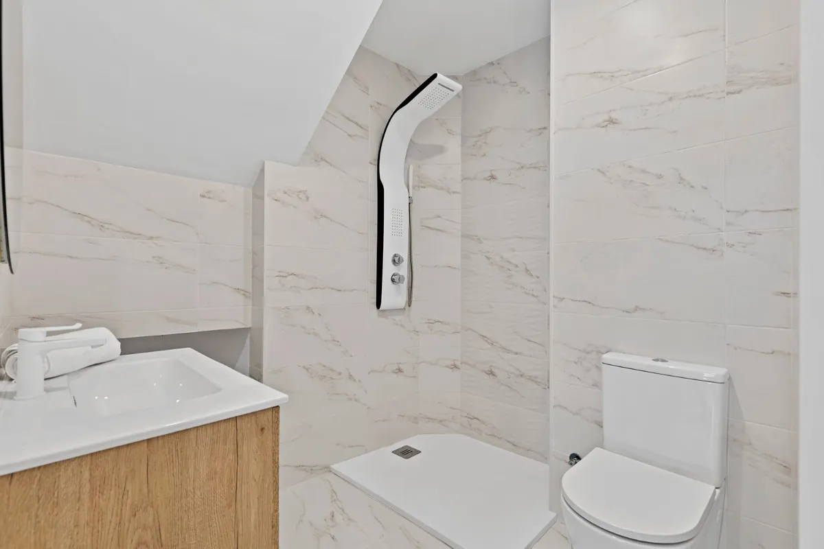 9f52ecb6-e547-4d33-9f35-f0189cb7a357