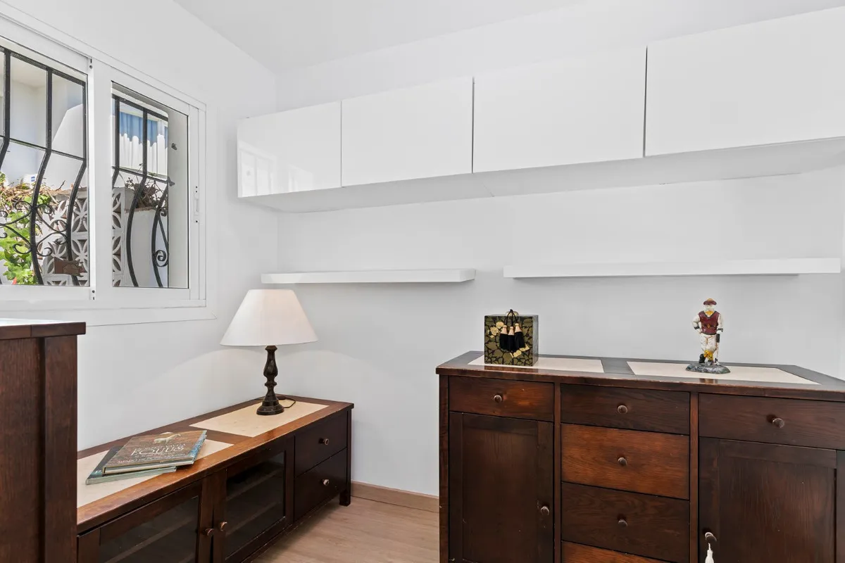 c37a4676-7f16-44b3-a114-d83e8471f31c