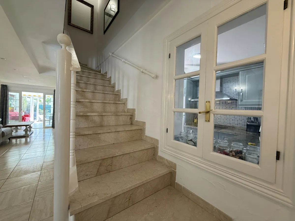 6b64f1f5-d077-4209-9362-c94f0a1c6287