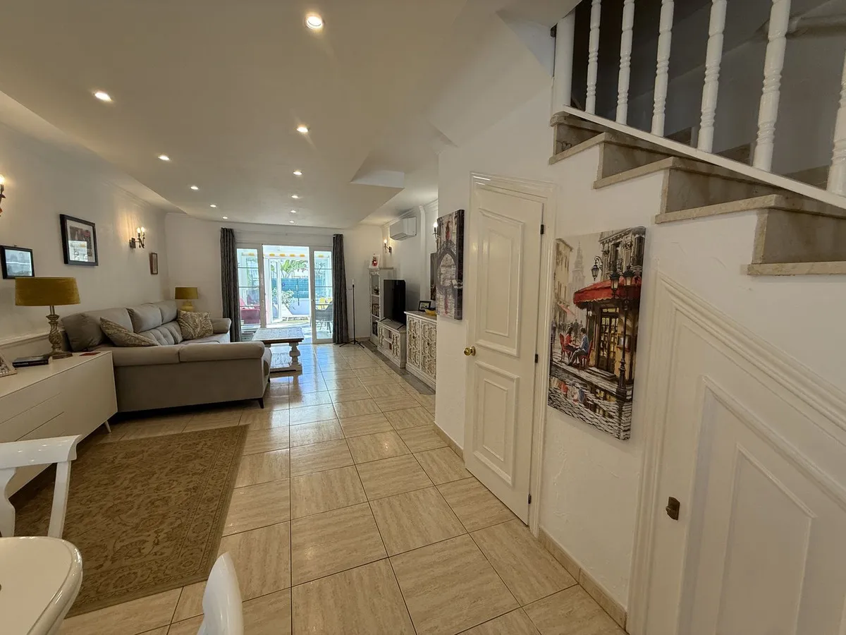 fc3b476c-0c00-4d83-8ff0-f6cf3513f03b