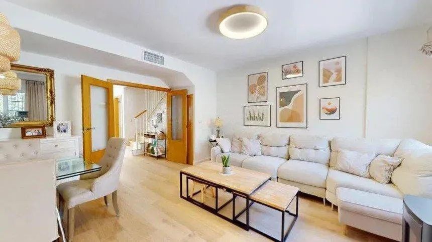 19cc4ef3-f3a9-42af-8540-5a7f2bfc72d0