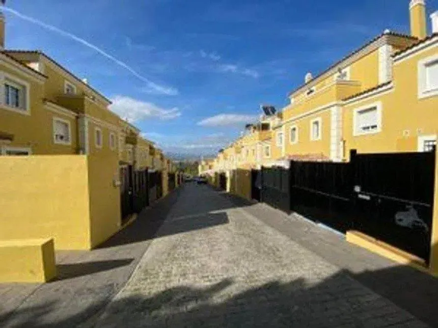 646cc7ff-e2dd-4b11-88d0-4215b89e3368