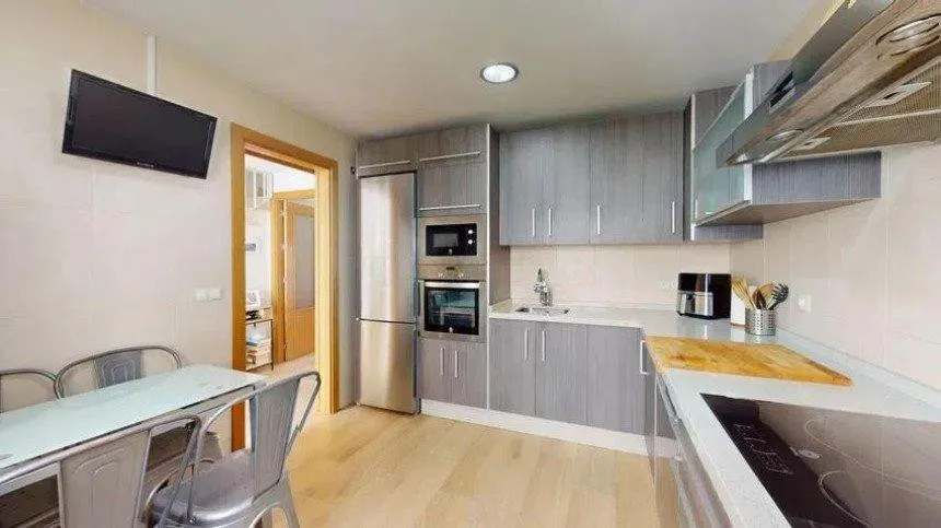 83a96f63-c564-4544-bfdc-c1e9dd6c022f