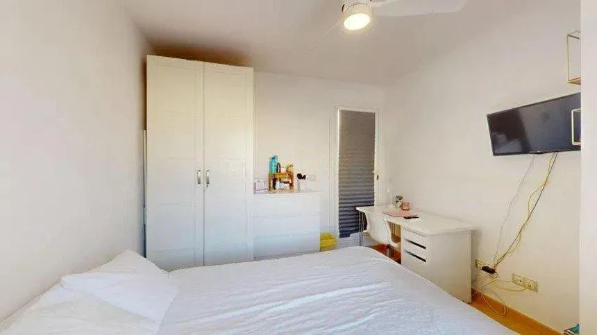 d5e1e279-3703-4084-9b64-c6cd0bc7d8c7