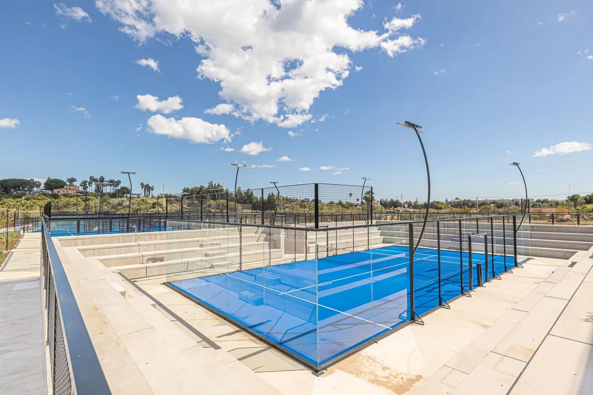 048c8bc6-8e0a-42e1-8d52-ef453be5f9df