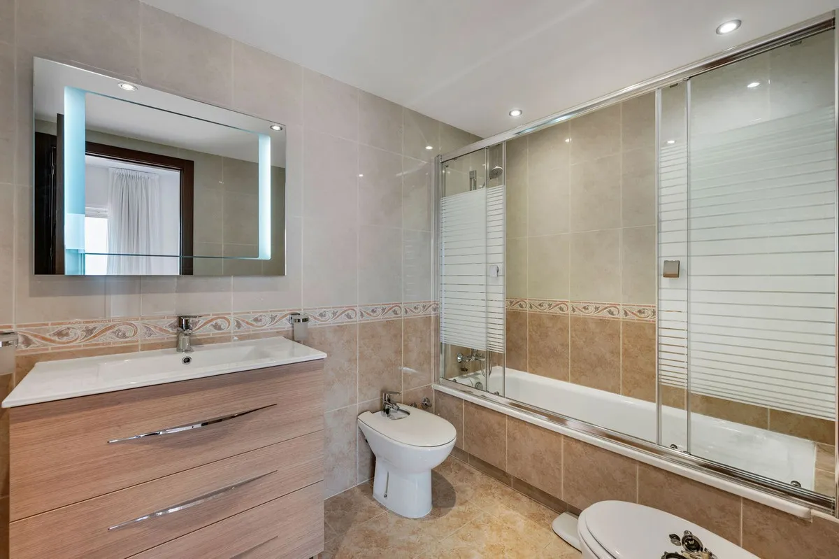 2e9b8f6a-4c0a-4081-a2b8-ed199d6245d7