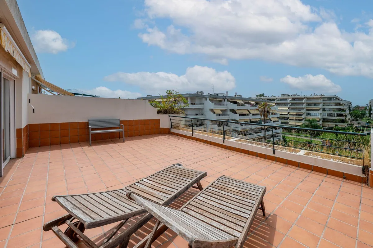 459992f4-e180-445b-bc74-97cf0b20e2ca