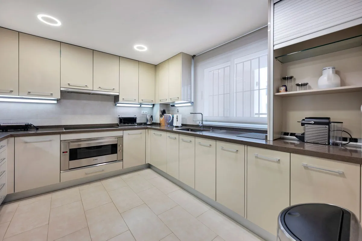 4b32efd8-3519-4ff7-8233-5d8f207e854a