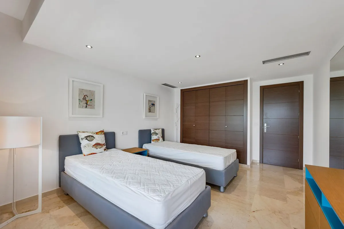 9e9cd709-0cb1-4bb9-93a8-d78ddac892c1