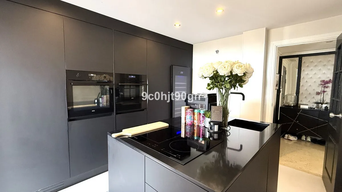 51b33522-c186-47b9-a5f2-ccd693edf5c8