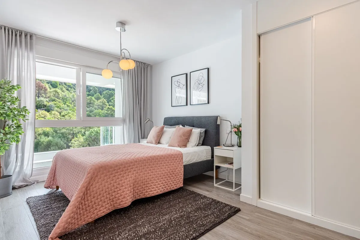 086a6fa8-dd7c-4ad8-8cfa-80ab8fb1402d