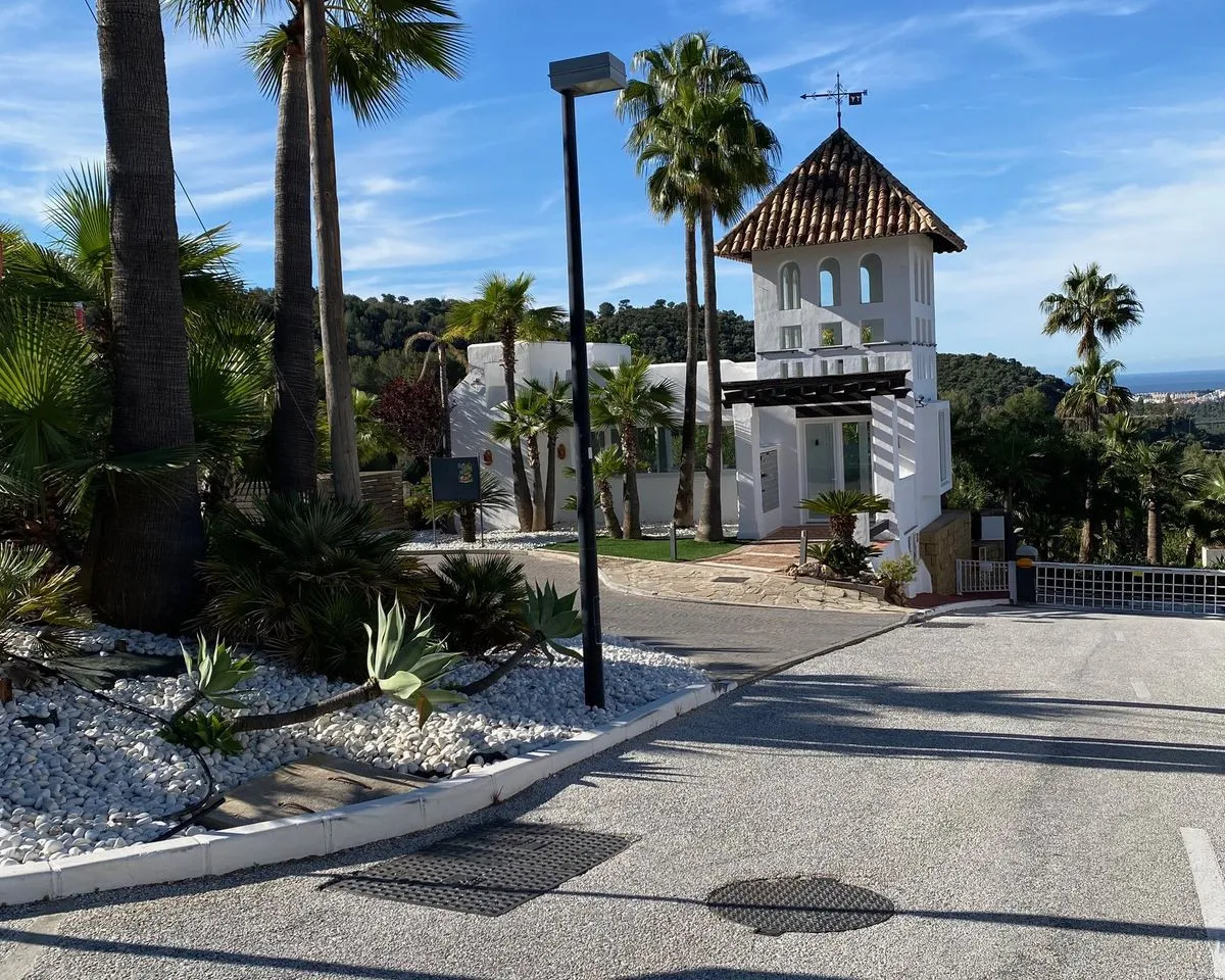 6d2bfab7-d129-43ea-9cdc-4bb9d2d54a9f