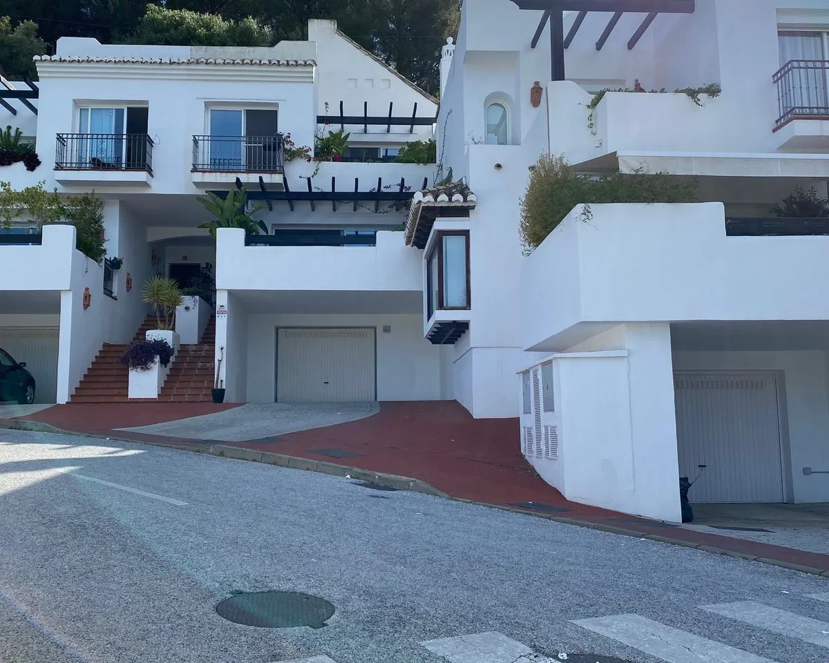 bb31aa5e-800e-4ee2-b813-53c40bbea8d8