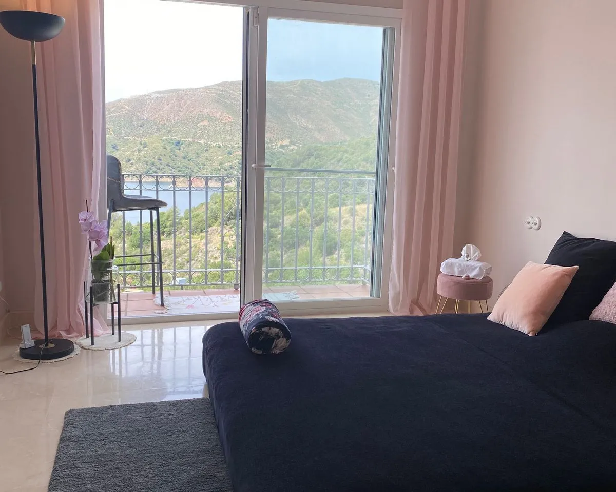 cd501e81-72ef-4b3c-a936-4adb15ffcde2