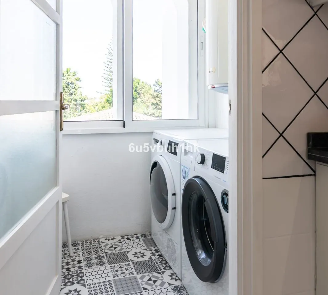 075c6b7e-458d-4c98-9081-f65b85004b8d