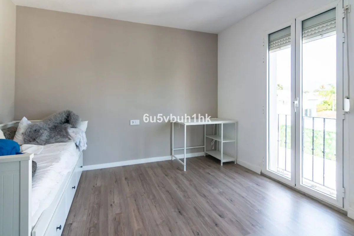 8c4469e1-57d6-40f4-bbb7-b78e2b76b8c7