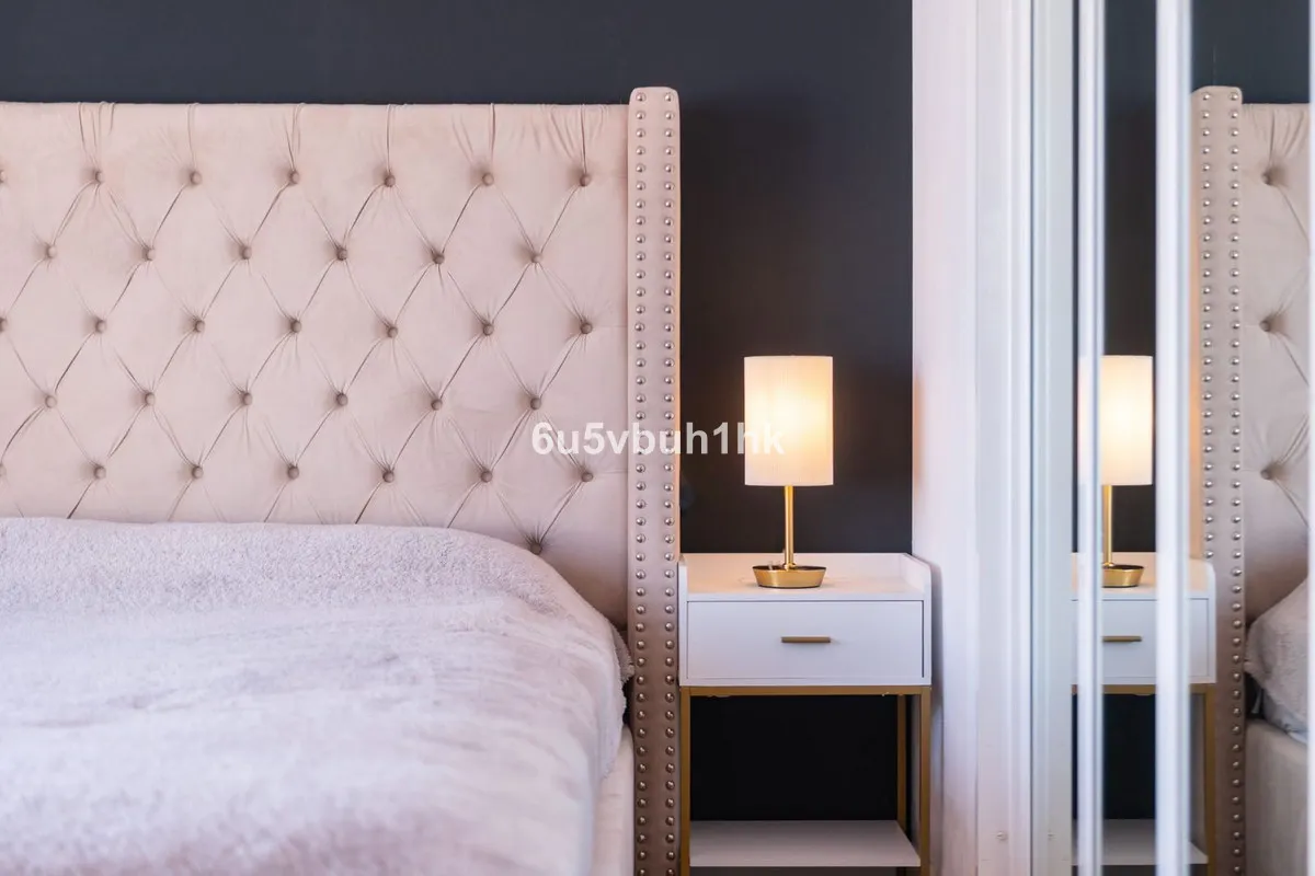 b7ec33f4-d893-46fb-bb78-da2b67f2ac82