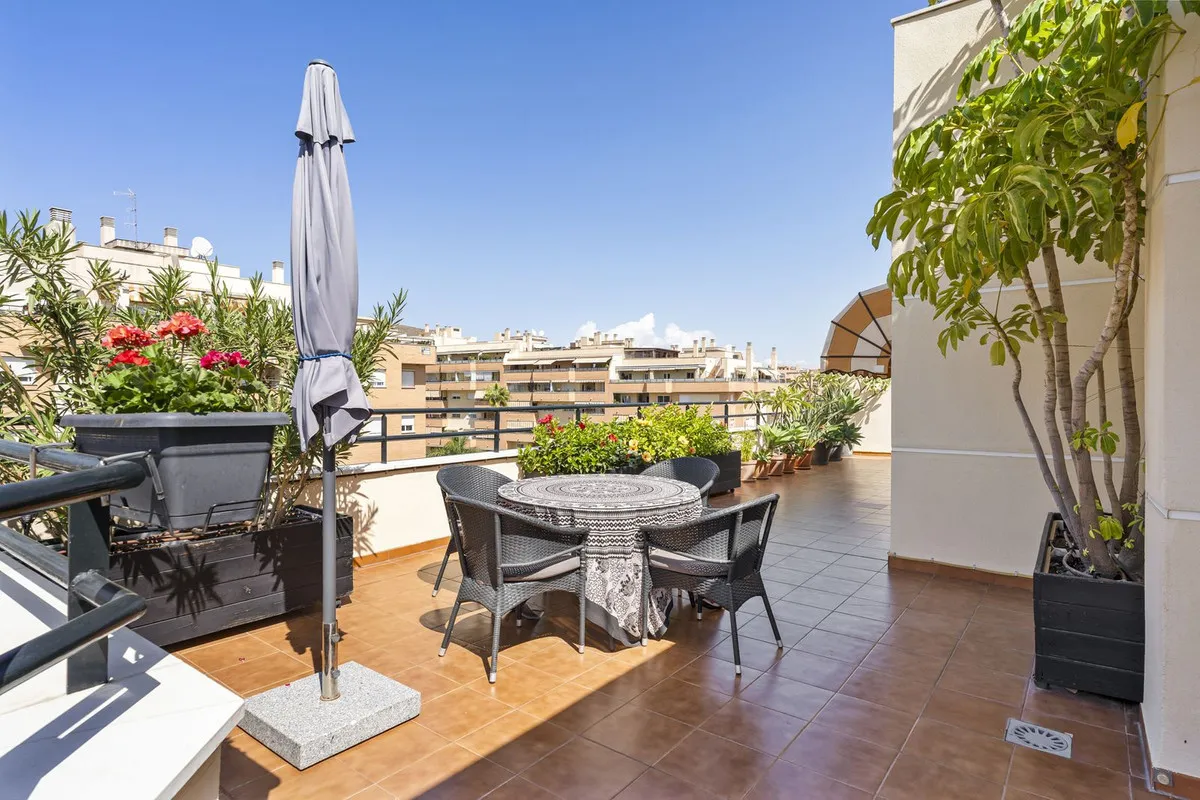 11b360d9-f6f5-4e0c-9052-ea9e14830d59