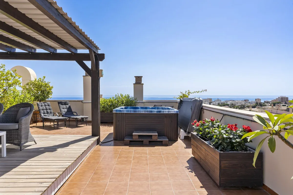 35a027b5-b7b7-4ece-a4ff-73e77bf8c4fe