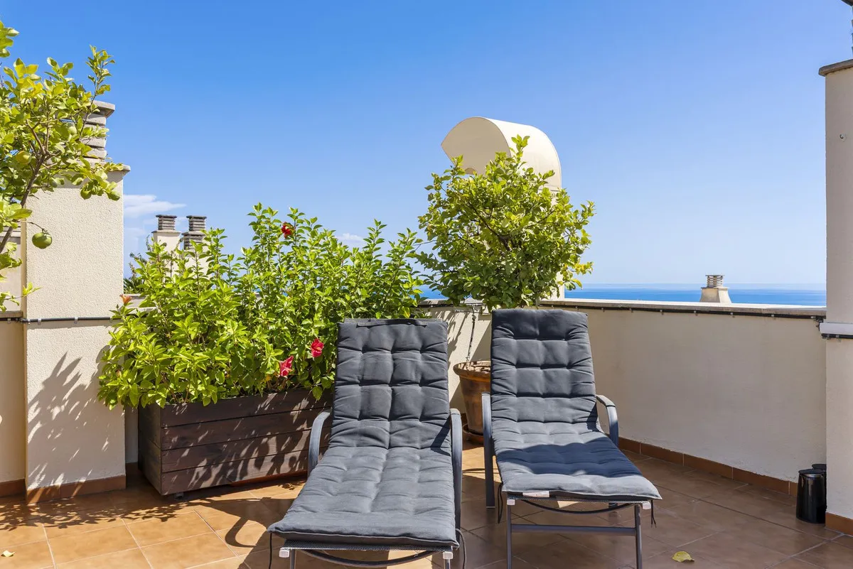 5f7c89b1-aae2-4d0f-a938-6d5530657e17