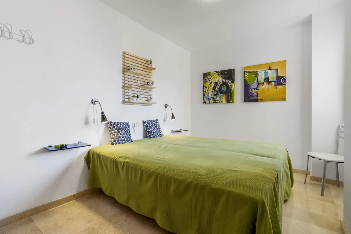 6c8b9ef3-dbd2-4c91-aeaf-8c8d6ad06948