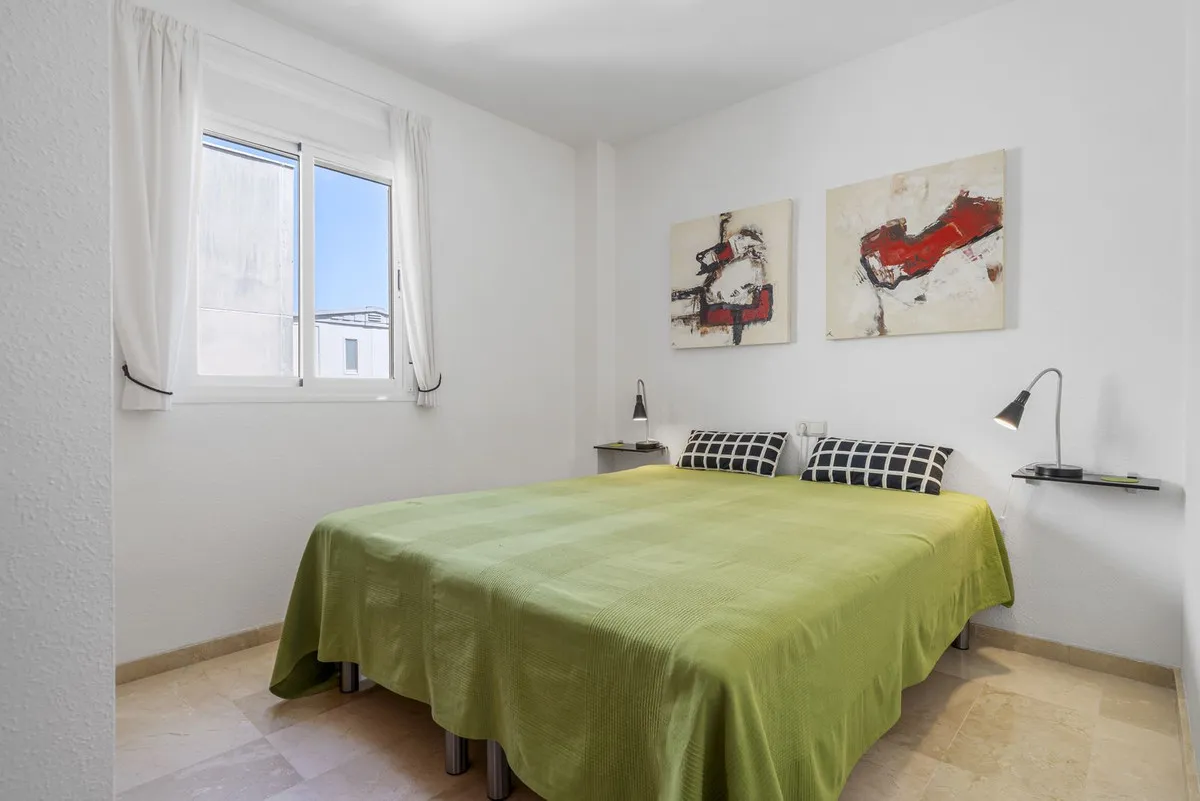 f6155934-4d20-496c-a35d-8877ebe86da7