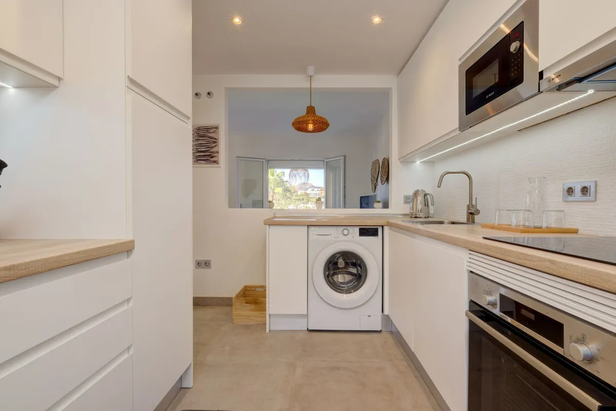 a2d4bc5f-faaa-4583-88b5-d47e56d040c1