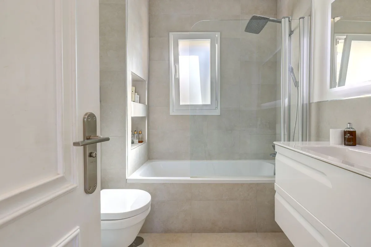 b684d430-e5fd-499f-b2f4-a8c84cc79e72